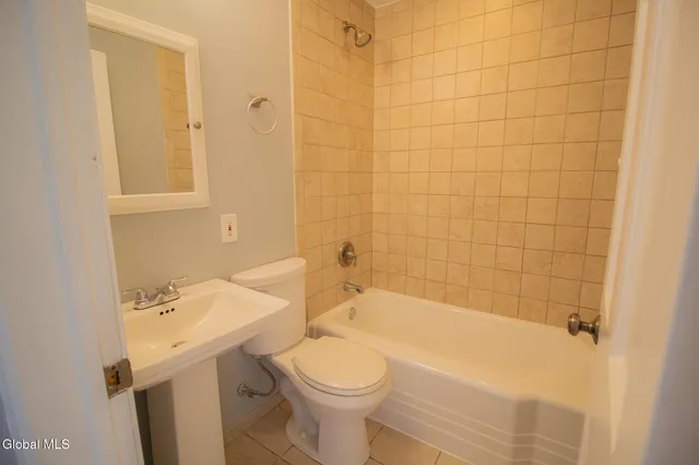 $2,350 | 30 Wilkins Avenue, Colonie, NY 12205