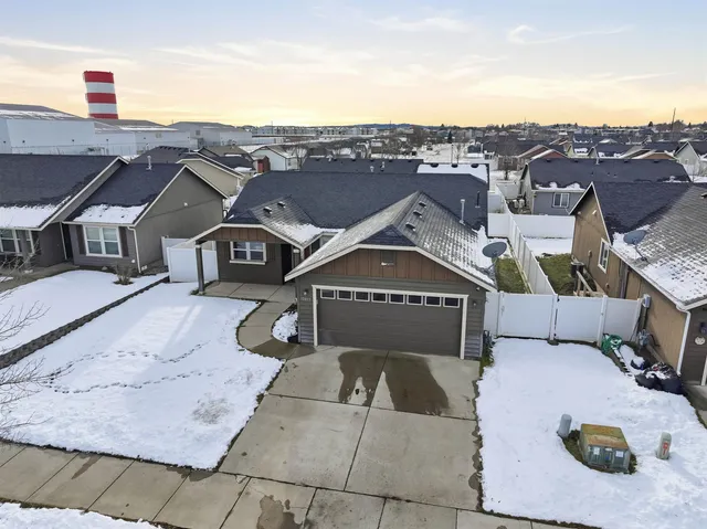 $350,000 | 12411 West 2nd Avenue, Airway Heights, WA 99001