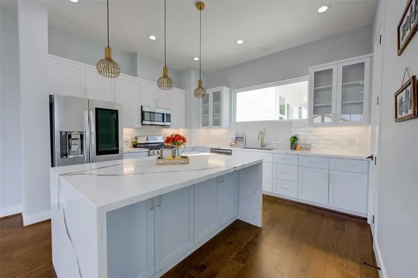 $3,950 | 3412 Dixie Drive, Houston, TX 77021