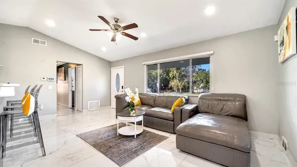 $2,400 | 5313 Broken Pine Circle, Orlando, FL 32818
