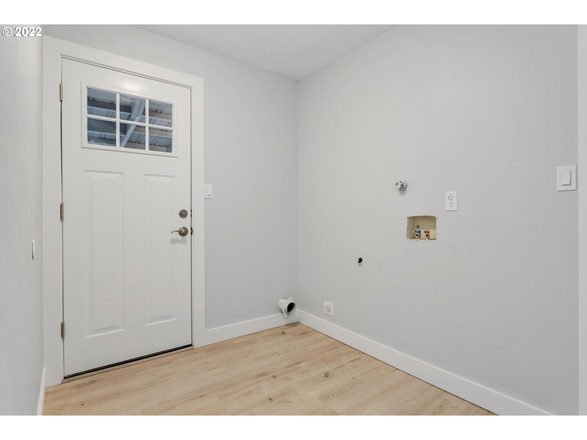 20190 Southwest Kinnaman Road Aloha, OR 97078 - Photo 13 of 32 Gallery Image 13