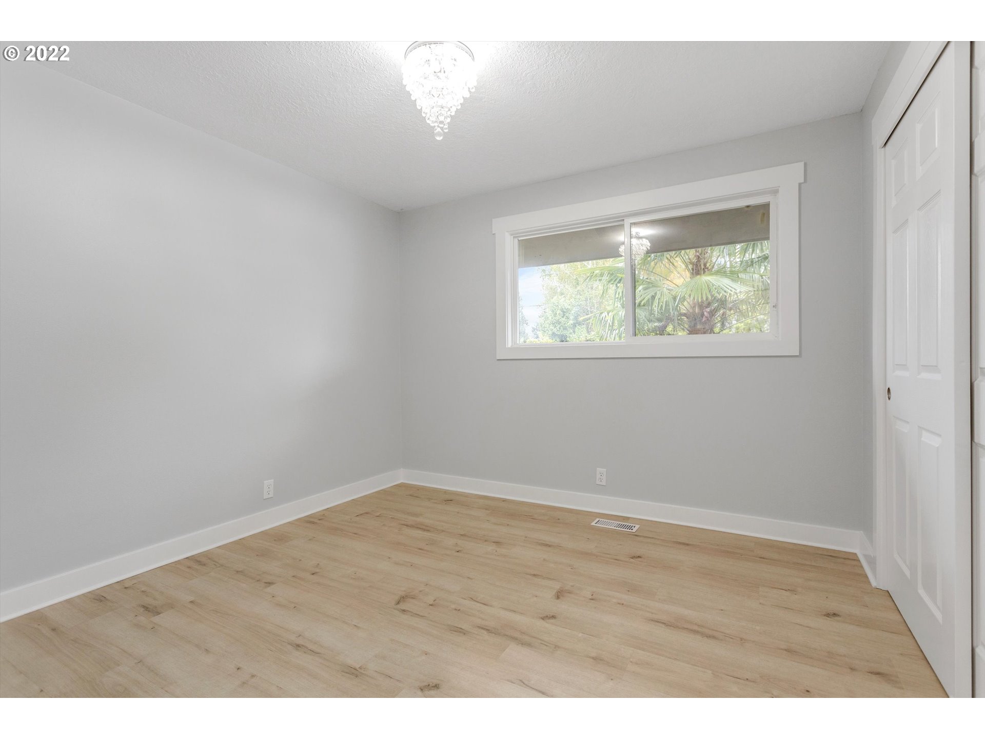 20190 Southwest Kinnaman Road Aloha, OR 97078 - Photo 16 of 32 Gallery Image 16