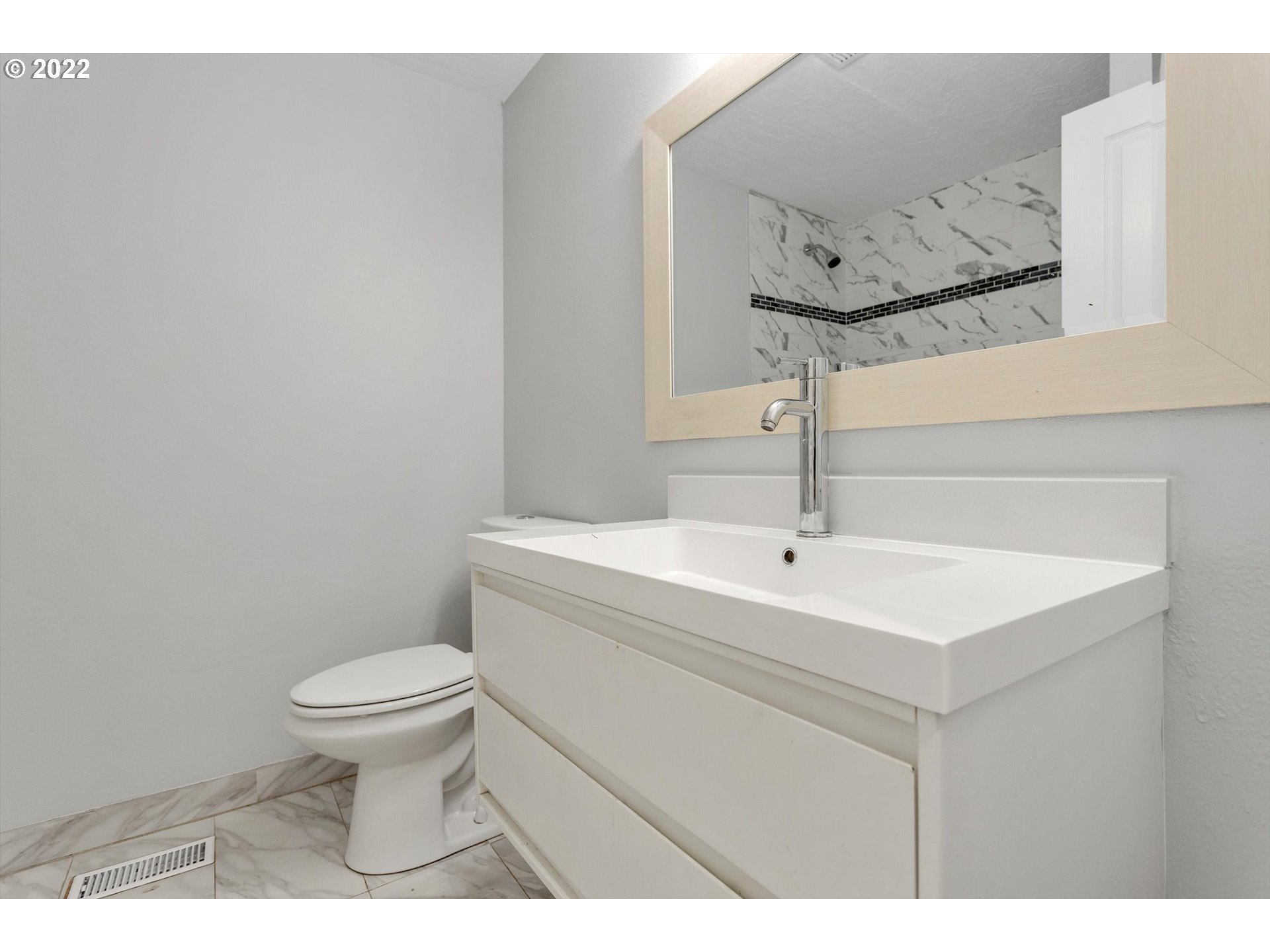 20190 Southwest Kinnaman Road Aloha, OR 97078 - Photo 18 of 32 Gallery Image 18
