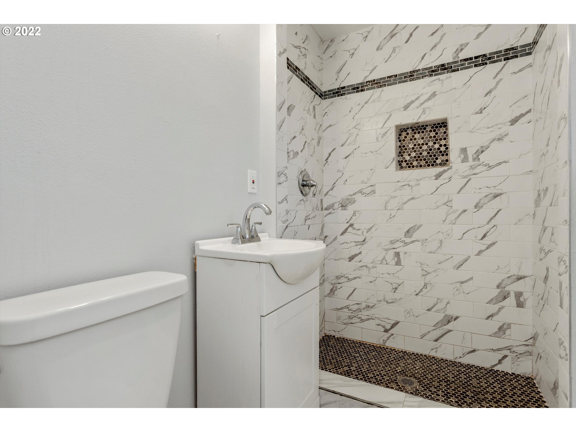 20190 Southwest Kinnaman Road Aloha, OR 97078 - Photo 24 of 32 Gallery Image 24