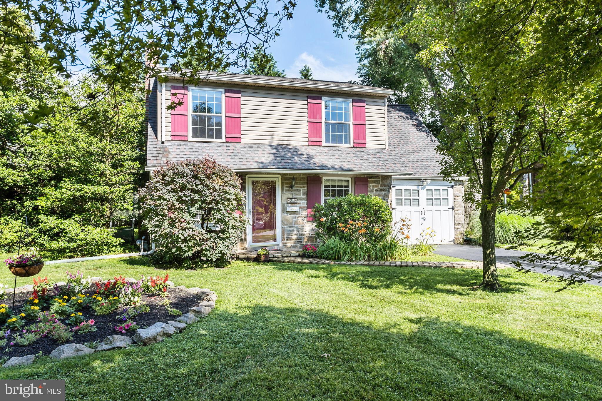 22 Medbury Road Wallingford, PA 19086 - Photo 1 of 19