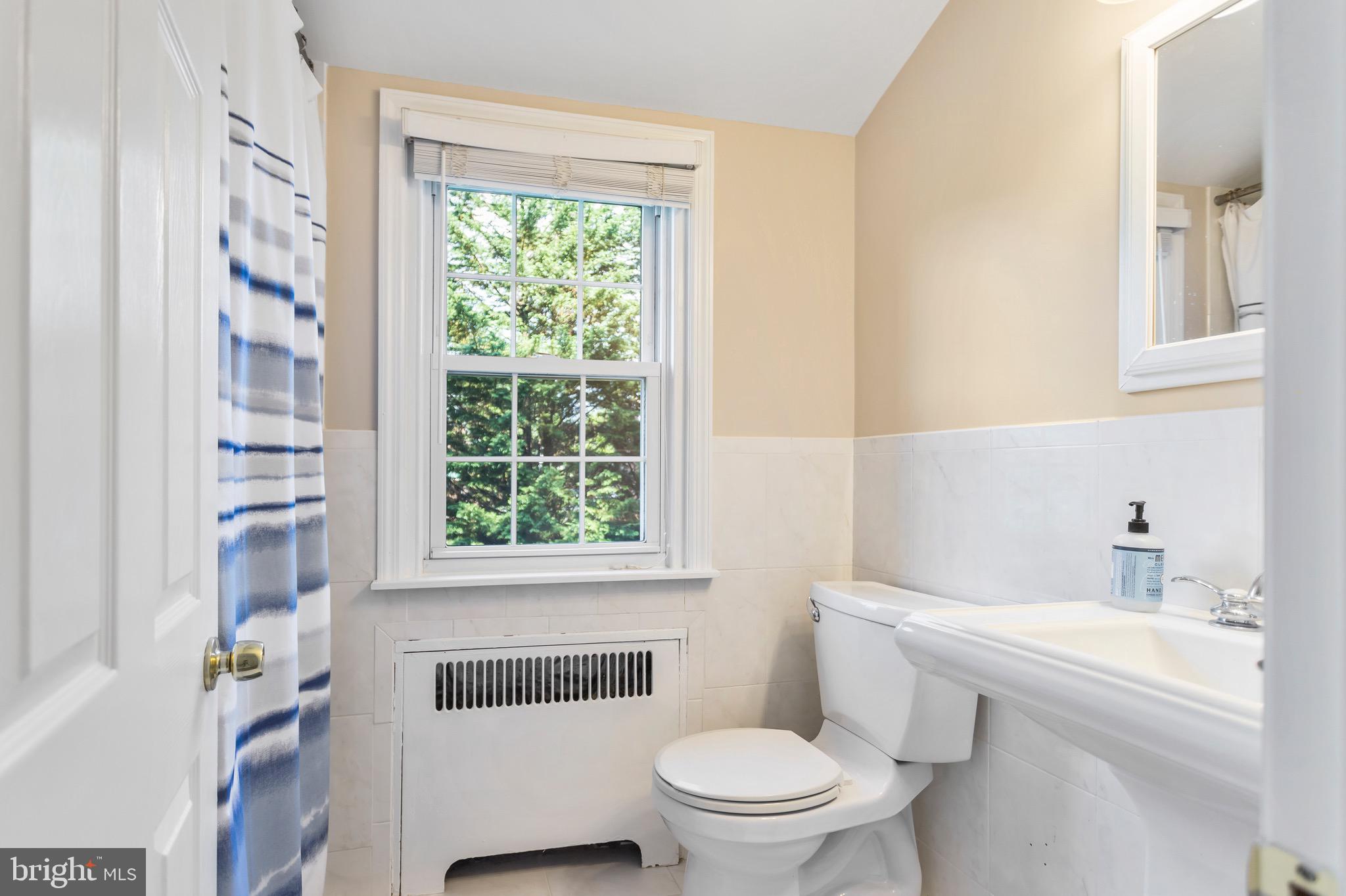 22 Medbury Road Wallingford, PA 19086 - Photo 12 of 19