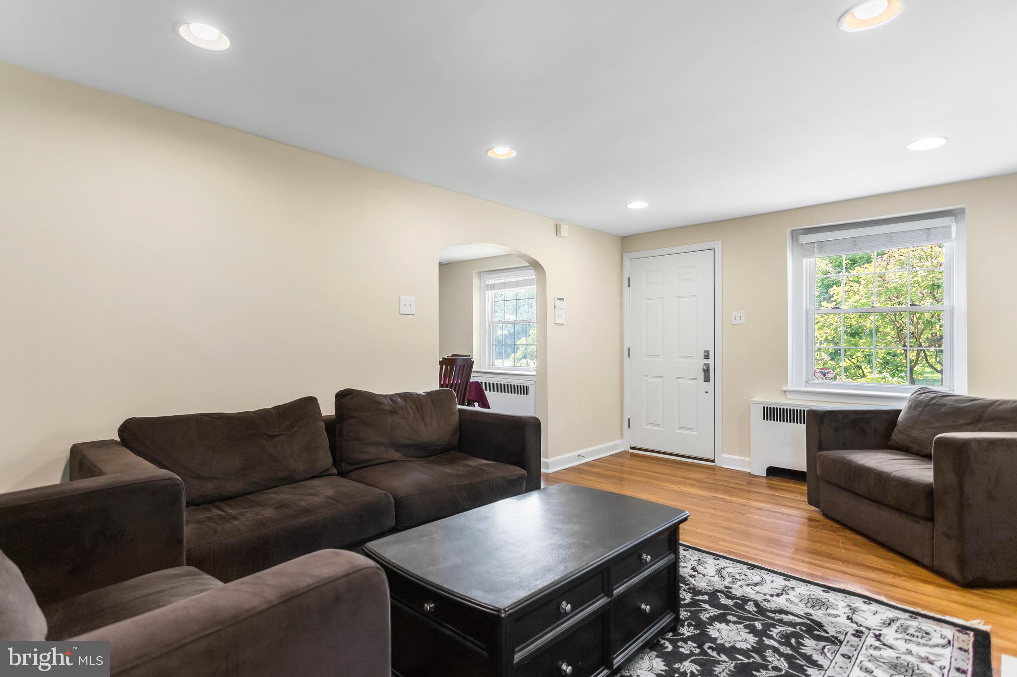 22 Medbury Road Wallingford, PA 19086 - Photo 4 of 19