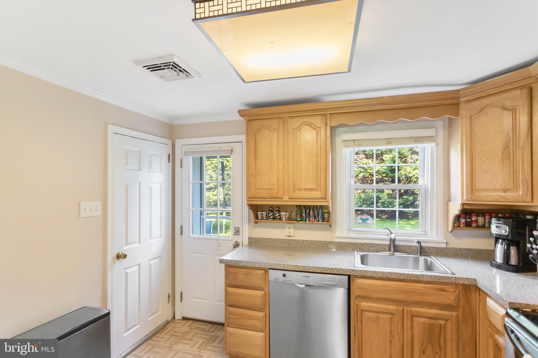 22 Medbury Road Wallingford, PA 19086 - Photo 9 of 19