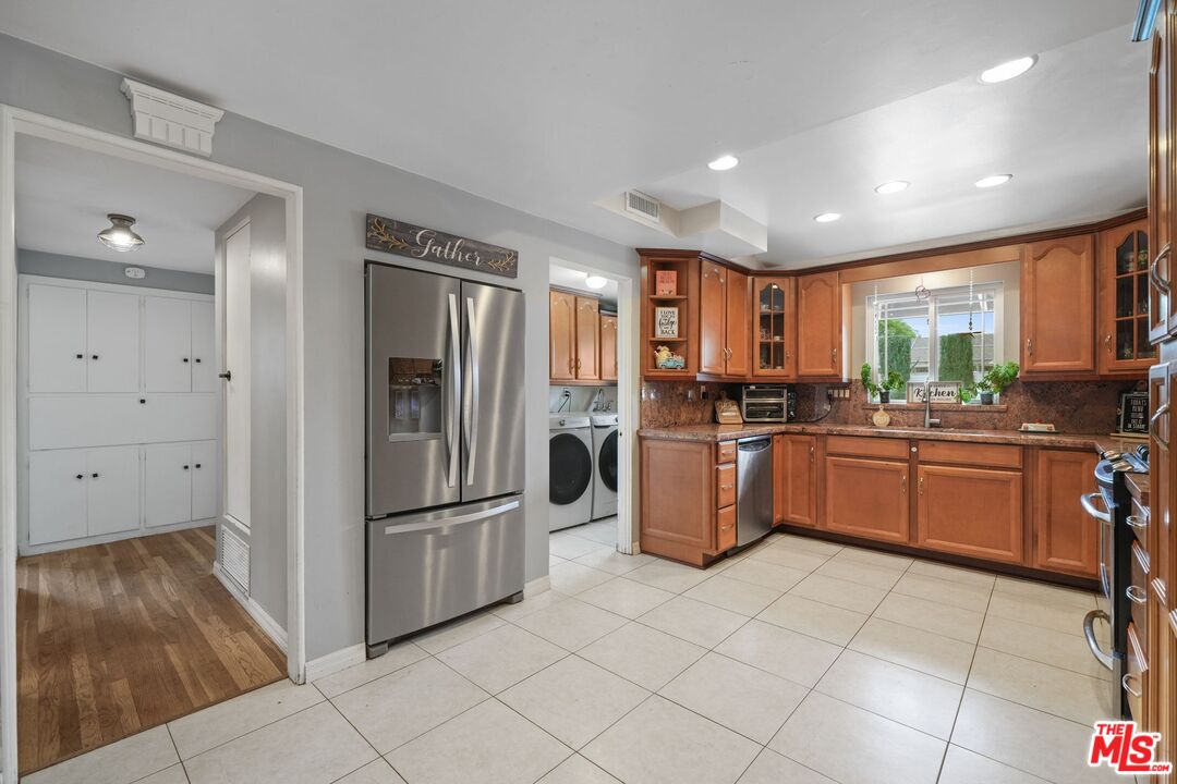 20722 Keswick Street Winnetka, CA 91306 - Photo 17 of 39