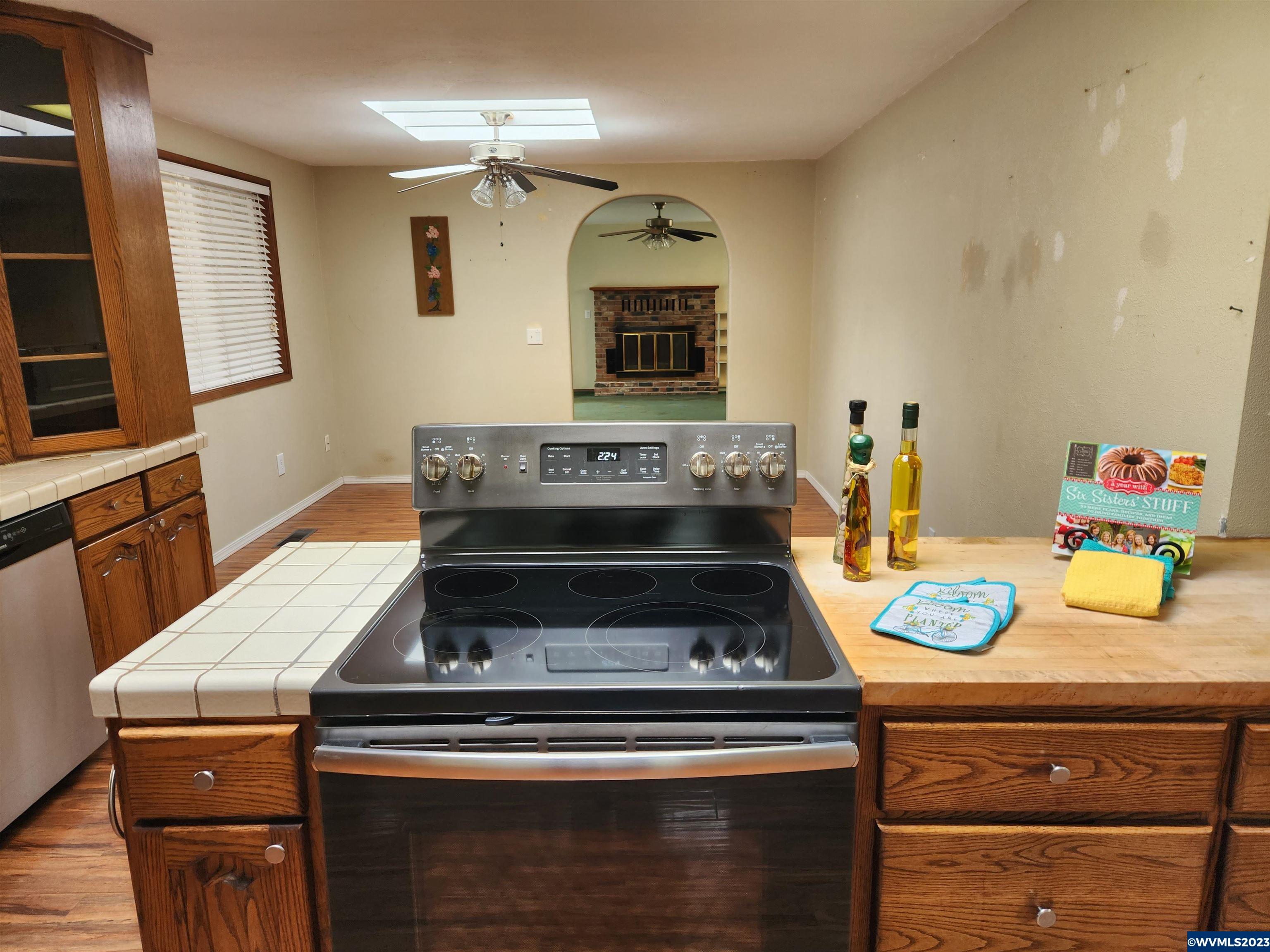 2243 Front Avenue Northeast Albany, OR 97321 - Photo 6 of 31