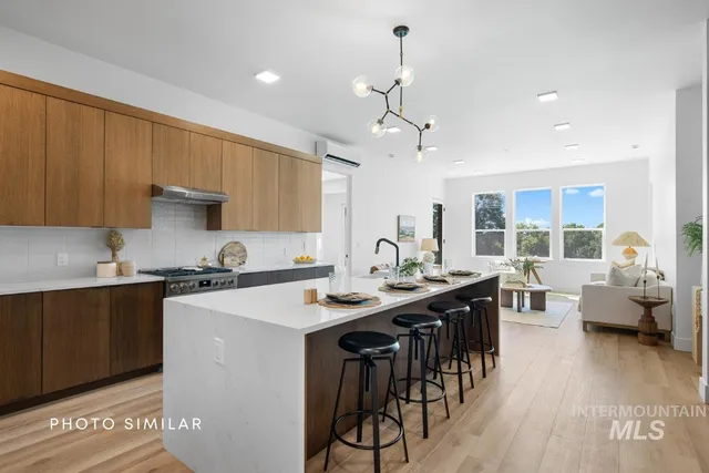 $908,000 | 55 East State Street, Unit 203, Eagle, ID 83616