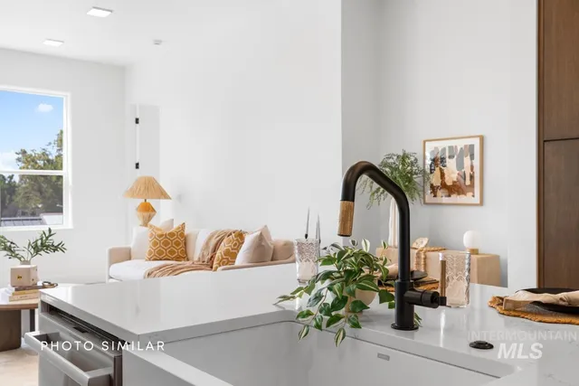 $908,000 | 55 East State Street, Unit 203, Eagle, ID 83616