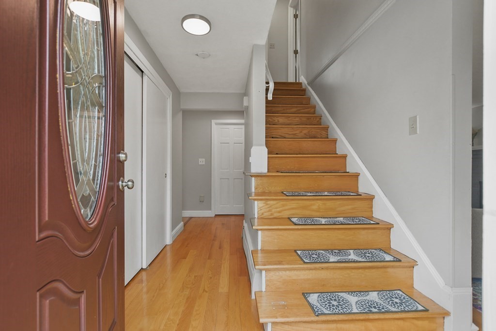 39 Upland Road Burlington, MA 01803 - Photo 4 of 42