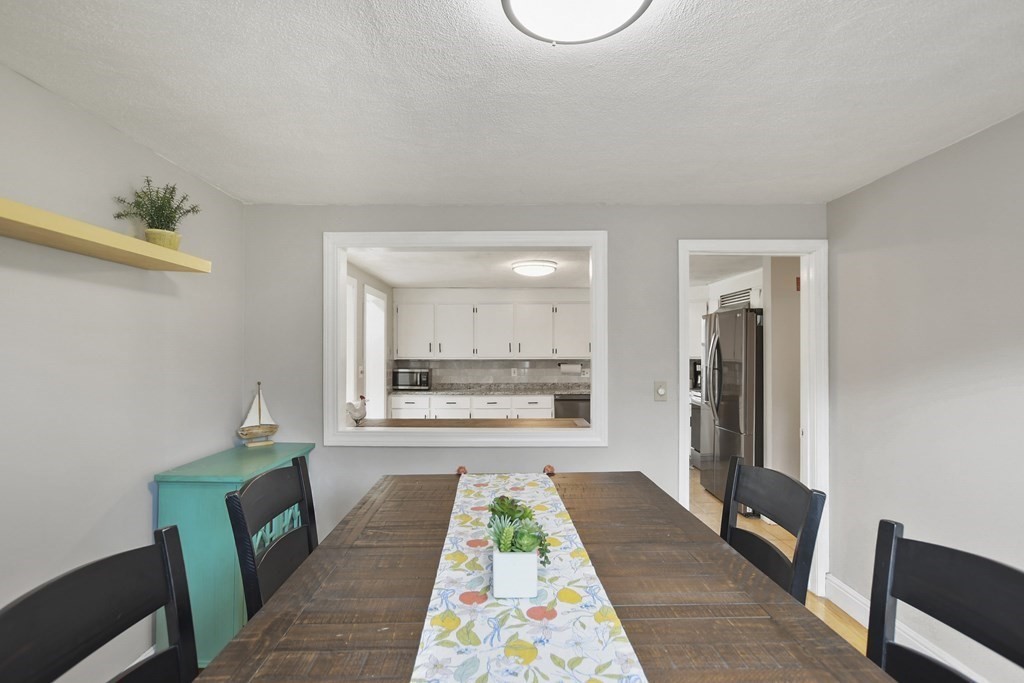 39 Upland Road Burlington, MA 01803 - Photo 6 of 42