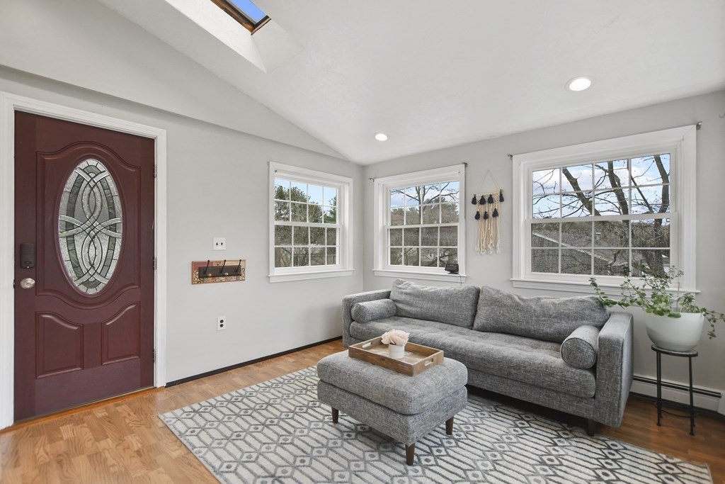 39 Upland Road Burlington, MA 01803 - Photo 7 of 42