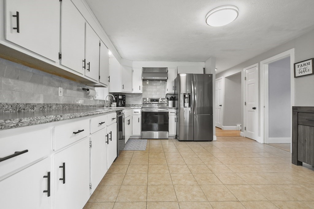 39 Upland Road Burlington, MA 01803 - Photo 10 of 42