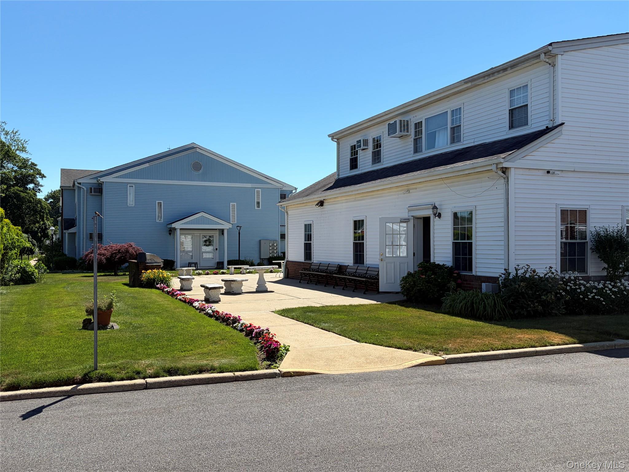 44 Athens Court West Babylon, NY 11704 - Photo 12 of 14