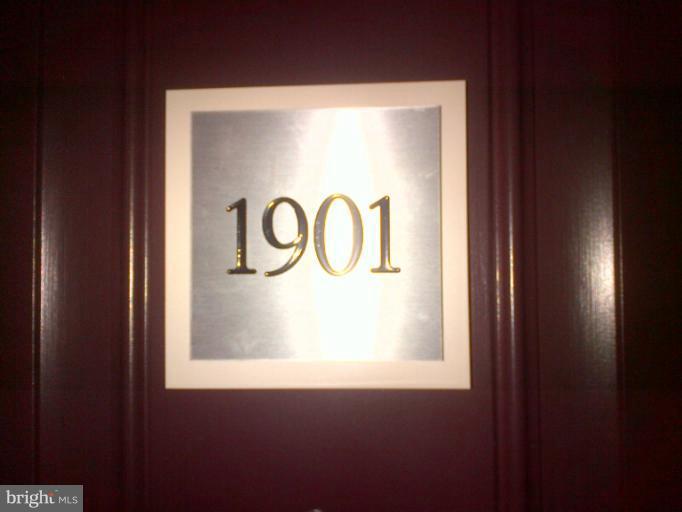 414 Water Street, Unit 1901 Baltimore, MD 21202 - Photo 14 of 17 Entry Door