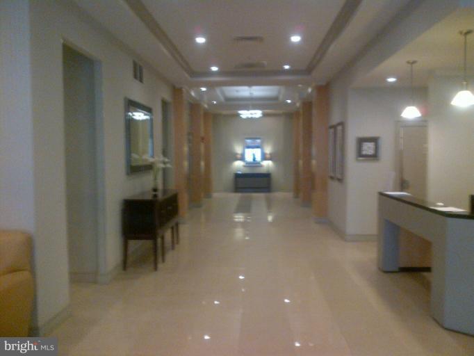 414 Water Street, Unit 1901 Baltimore, MD 21202 - Photo 16 of 17 Building Lobby