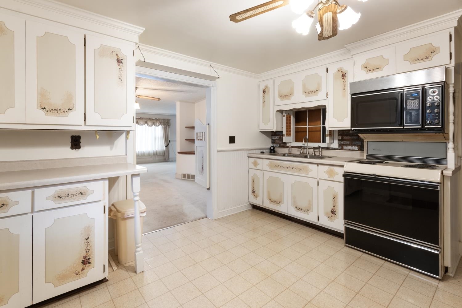 326 Old Mill Road Franklin Grove, IL 61031 - Photo 7 of 30 Gallery Image 7