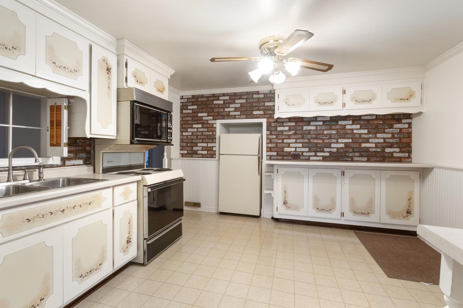 326 Old Mill Road Franklin Grove, IL 61031 - Photo 8 of 30 Gallery Image 8