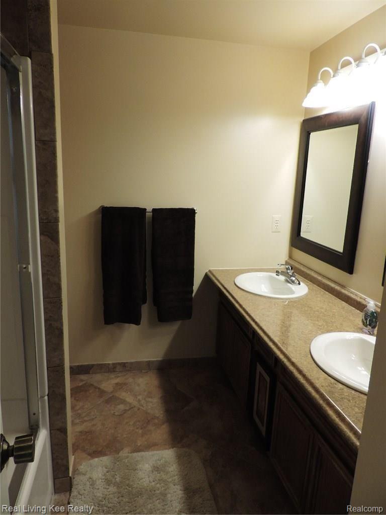 3787 Summit Ridge Drive Rochester, MI 48306 - Photo 32 of 47 DSCN1369.JPG