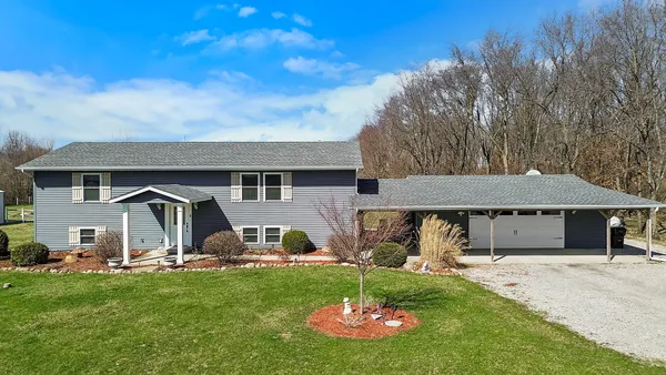 $629,900 | 2892 East 800 North, Lake Village, IN 46349