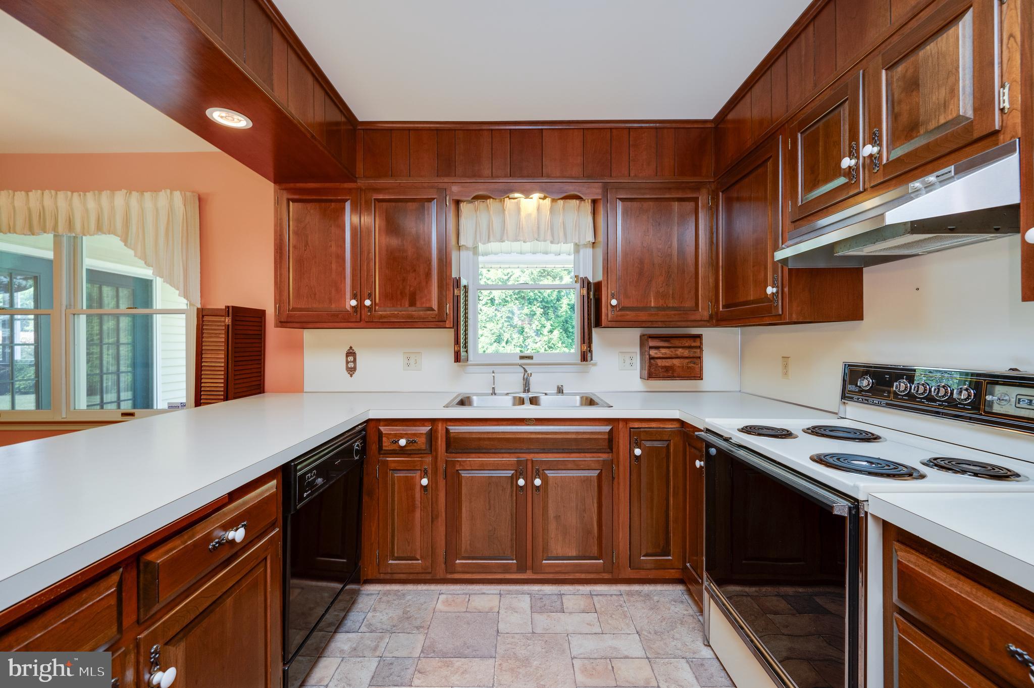 64 Downing Drive Reading, PA 19610 - Photo 9 of 44