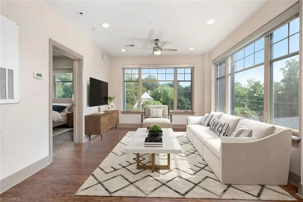 $1,980 | 111 Edgeway Drive, Unit B1 3, Winston-Salem, NC 27104