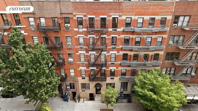 a large building with a lot of windows