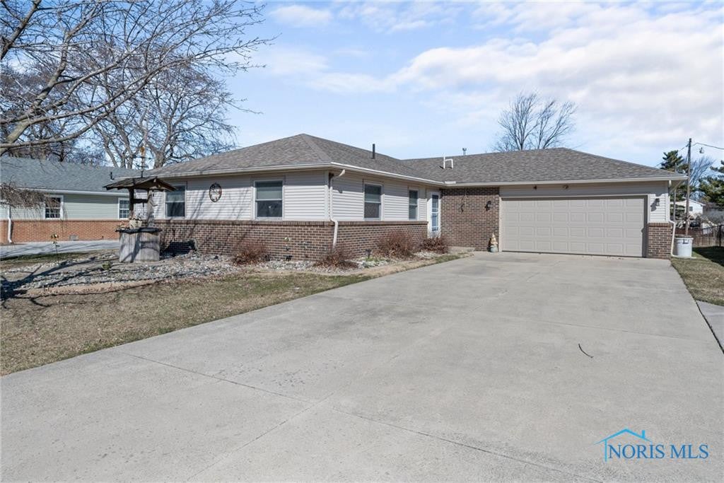 3213 Brown Road Oregon, OH 43616 - Photo 2 of 31 Gallery Image 2