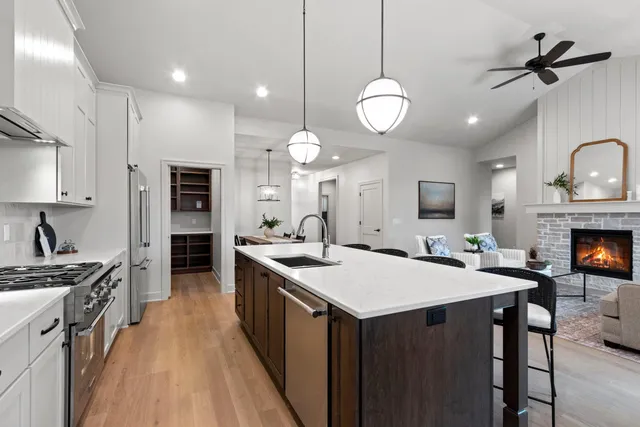 $739,900 | 393 Farmhouse Lane, Combined Locks, WI 54113