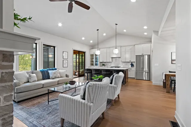 $739,900 | 393 Farmhouse Lane, Combined Locks, WI 54113