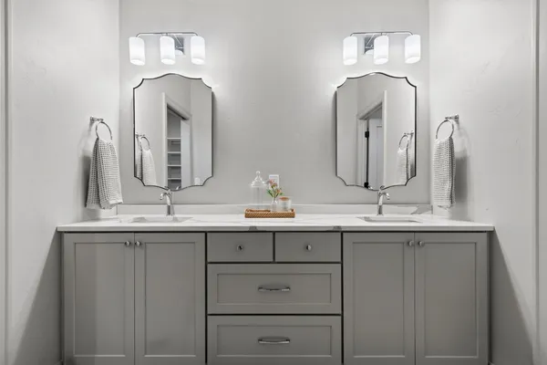 $739,900 | 393 Farmhouse Lane, Combined Locks, WI 54113