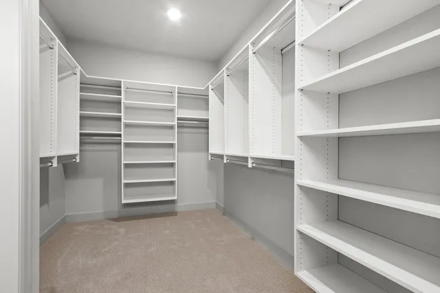 $739,900 | 393 Farmhouse Lane, Combined Locks, WI 54113