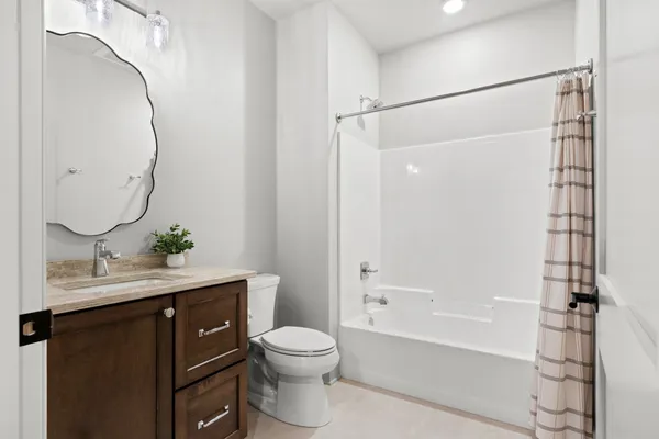 $739,900 | 393 Farmhouse Lane, Combined Locks, WI 54113