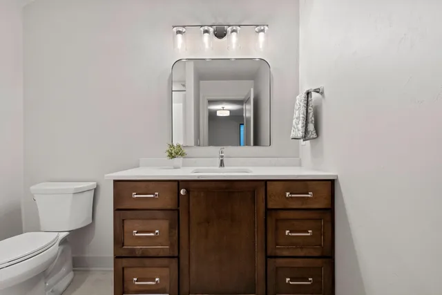 $739,900 | 393 Farmhouse Lane, Combined Locks, WI 54113