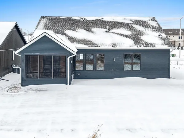 $739,900 | 393 Farmhouse Lane, Combined Locks, WI 54113