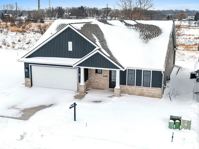 $739,900 | 393 Farmhouse Lane, Combined Locks, WI 54113