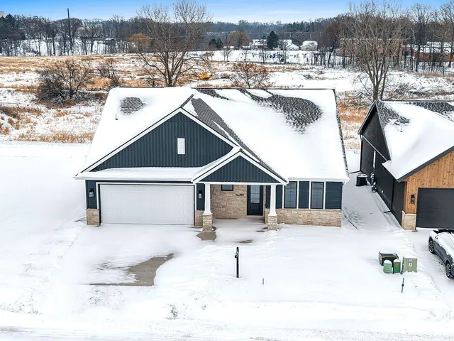 $739,900 | 393 Farmhouse Lane, Combined Locks, WI 54113