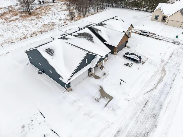 $739,900 | 393 Farmhouse Lane, Combined Locks, WI 54113