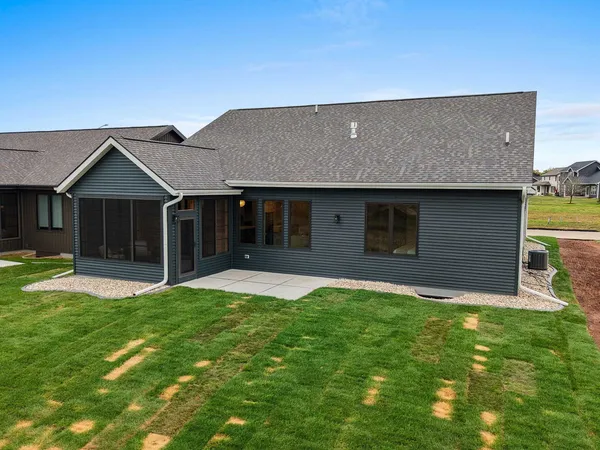 $739,900 | 393 Farmhouse Lane, Combined Locks, WI 54113