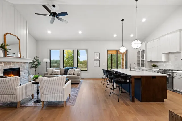 $739,900 | 393 Farmhouse Lane, Combined Locks, WI 54113