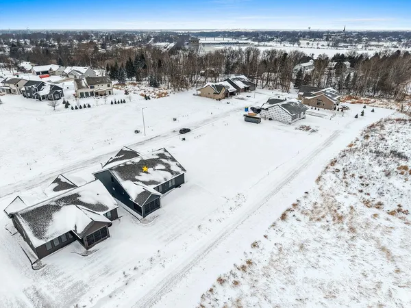 $739,900 | 393 Farmhouse Lane, Combined Locks, WI 54113