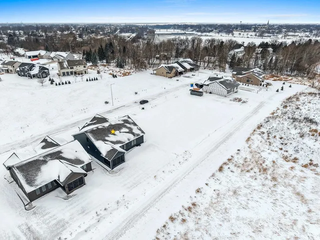 $739,900 | 393 Farmhouse Lane, Combined Locks, WI 54113