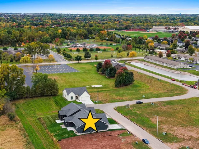 $739,900 | 393 Farmhouse Lane, Combined Locks, WI 54113