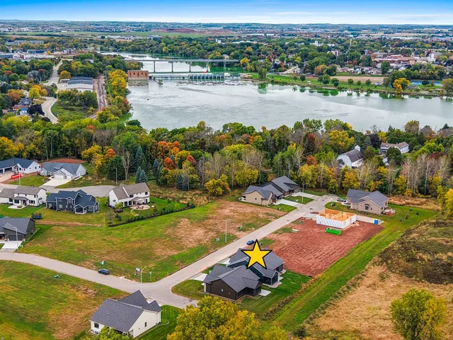 $739,900 | 393 Farmhouse Lane, Combined Locks, WI 54113