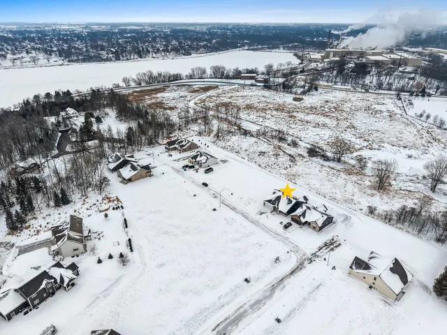 $739,900 | 393 Farmhouse Lane, Combined Locks, WI 54113