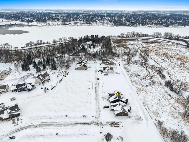 $739,900 | 393 Farmhouse Lane, Combined Locks, WI 54113