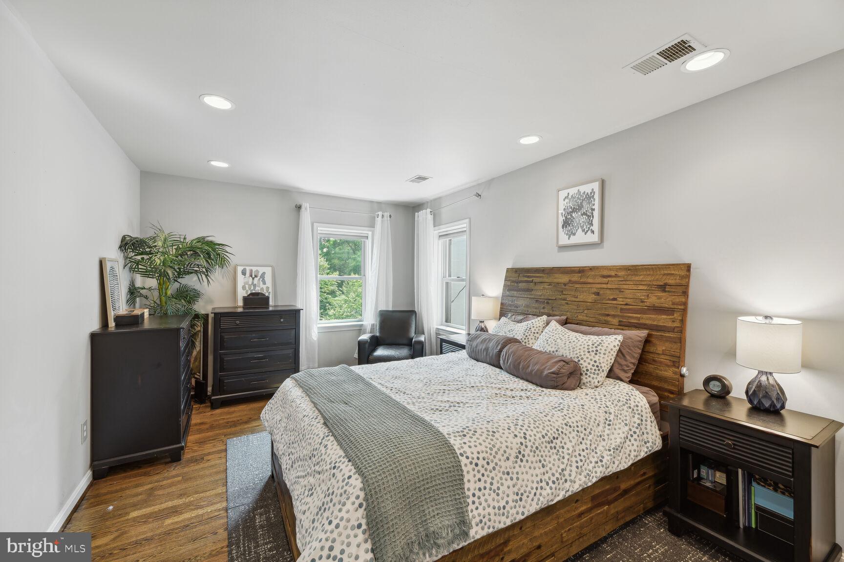 5015 V Street Northwest Washington, DC 20007 - Photo 11 of 32